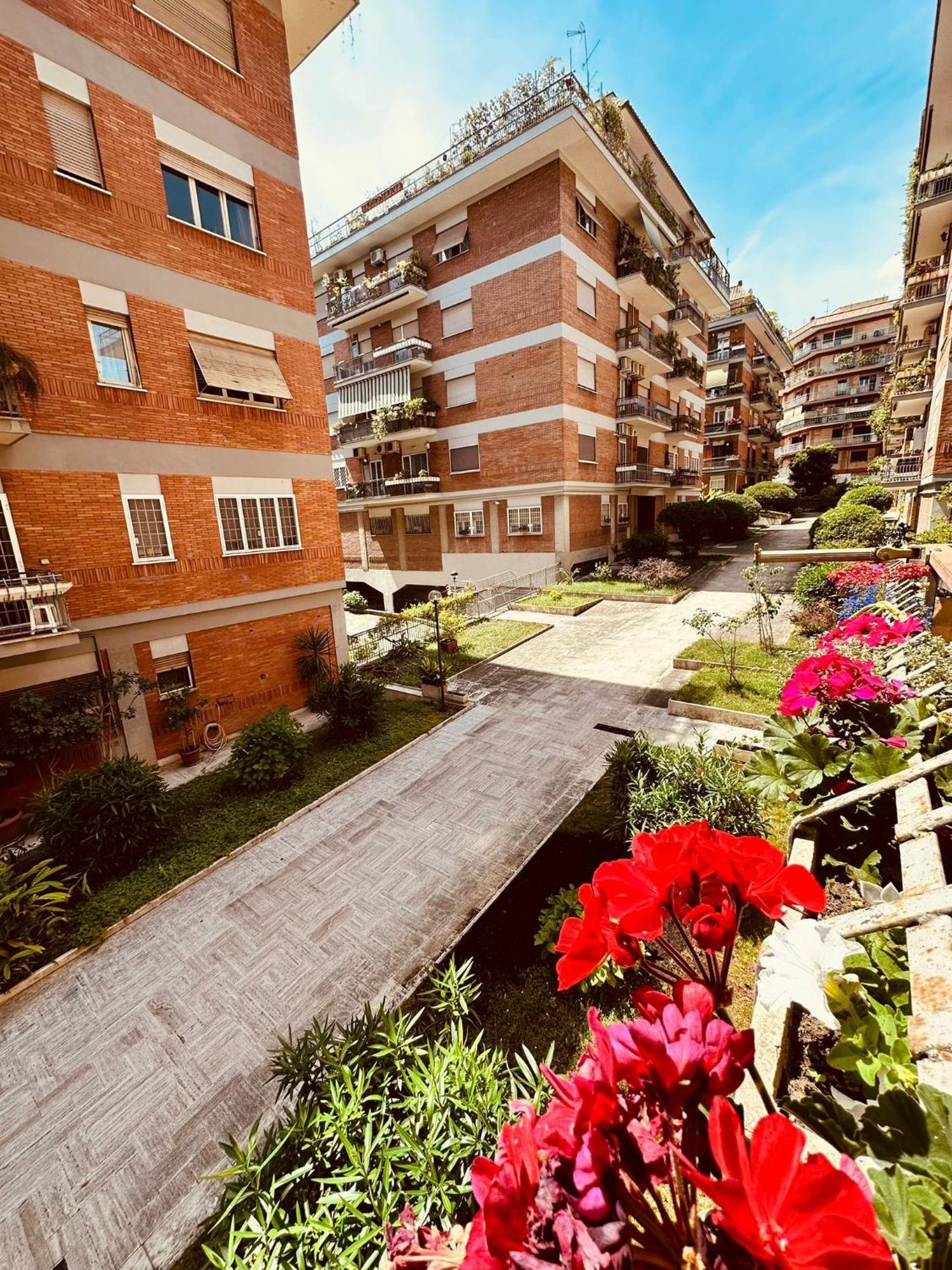 Casa Gaja, La Casa Vicino Pamphili * Roma